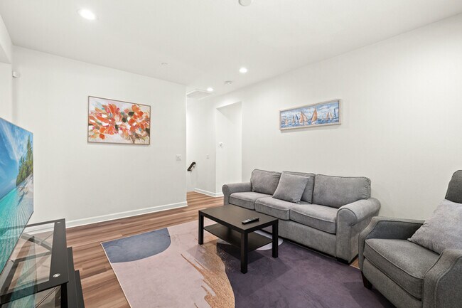 Building Photo - Spacious & Stylish 4 Bed 3 Bath in Chino P...