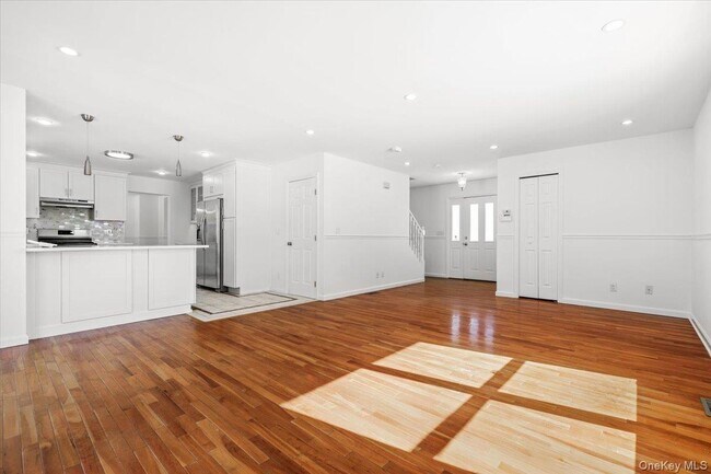 Building Photo - 44 Greenvale Cir