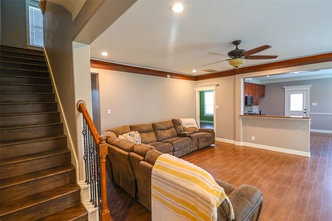 Building Photo - 7438 Tonsley Springs Dr