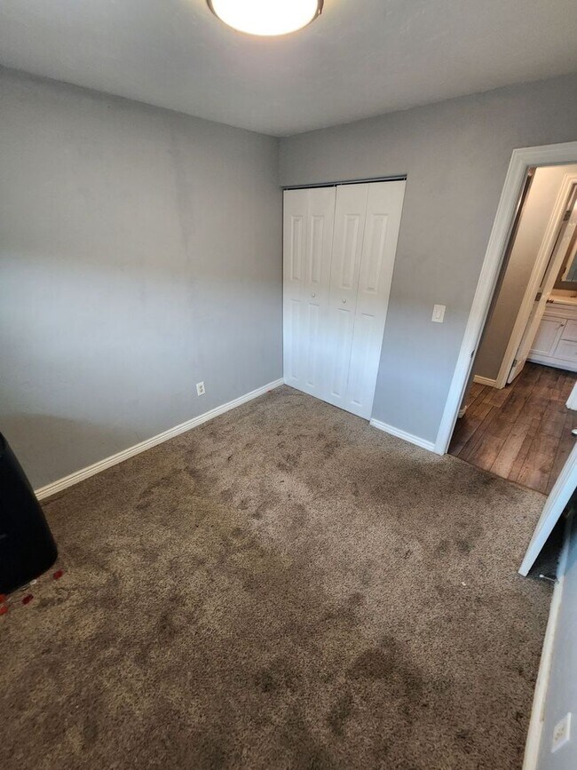 Building Photo - 5030 El Camino Dr
