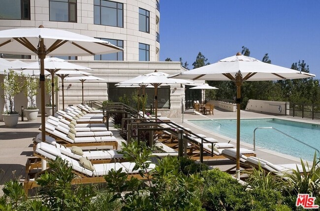 Building Photo - 1 W Century Dr