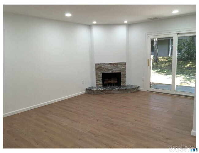 Building Photo - 3 Woods Hollow Ct