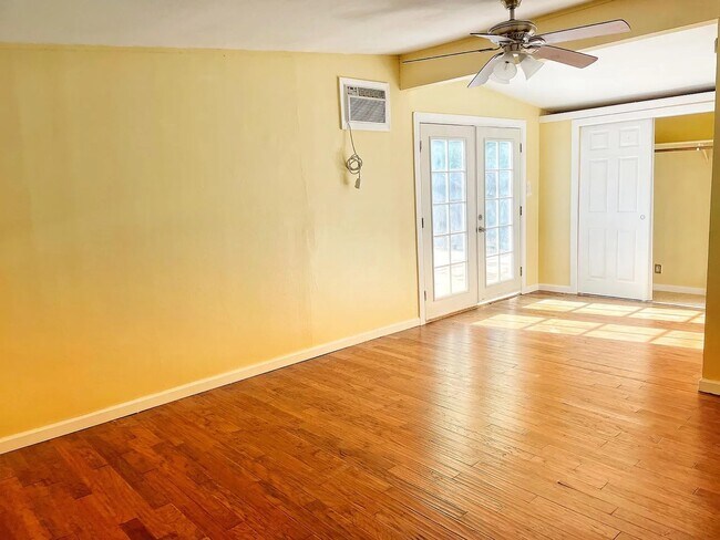 Building Photo - 664 Hamilton Ln