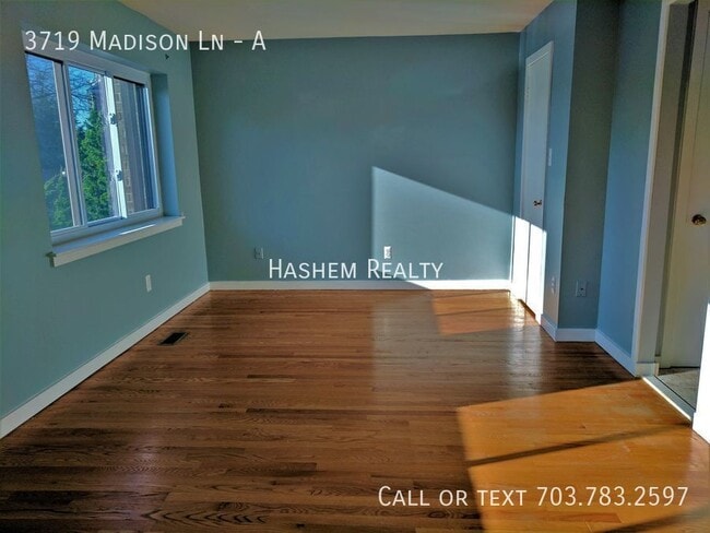 Building Photo - 3719 Madison Ln