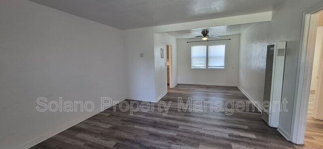 Building Photo - 460 N Washington St