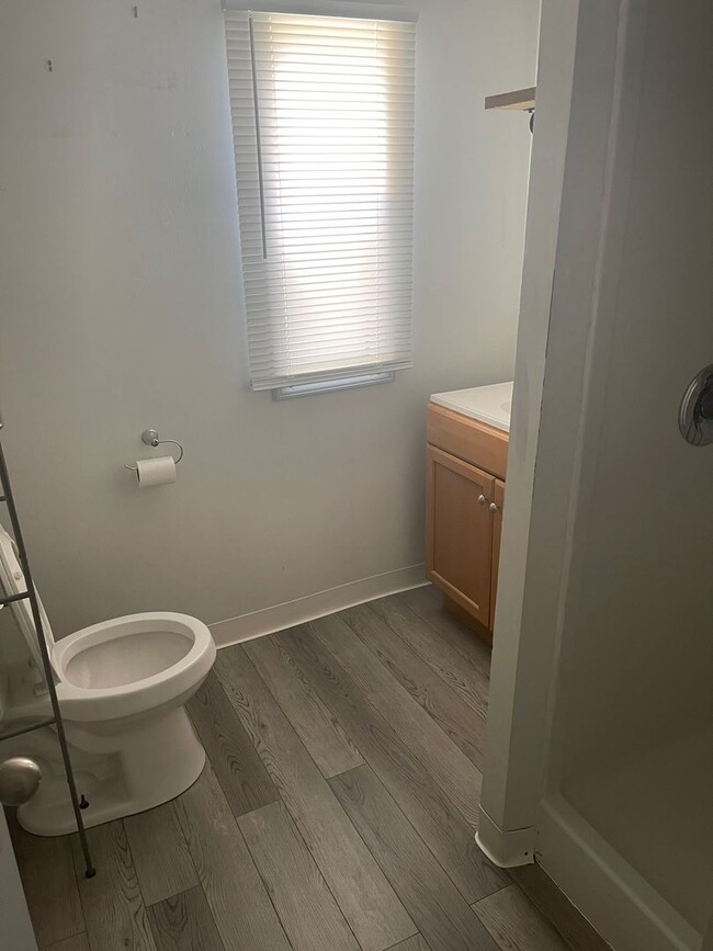 Building Photo - 2 BEDROOM 1 BATH MOBILE HOME - $700 MONTH,...