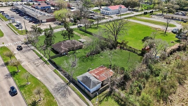 Building Photo - 11602 Dover St