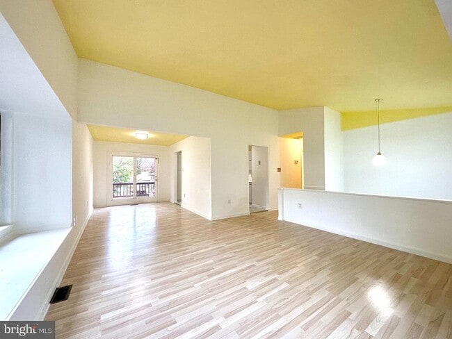 Building Photo - 4 Renmark Ct