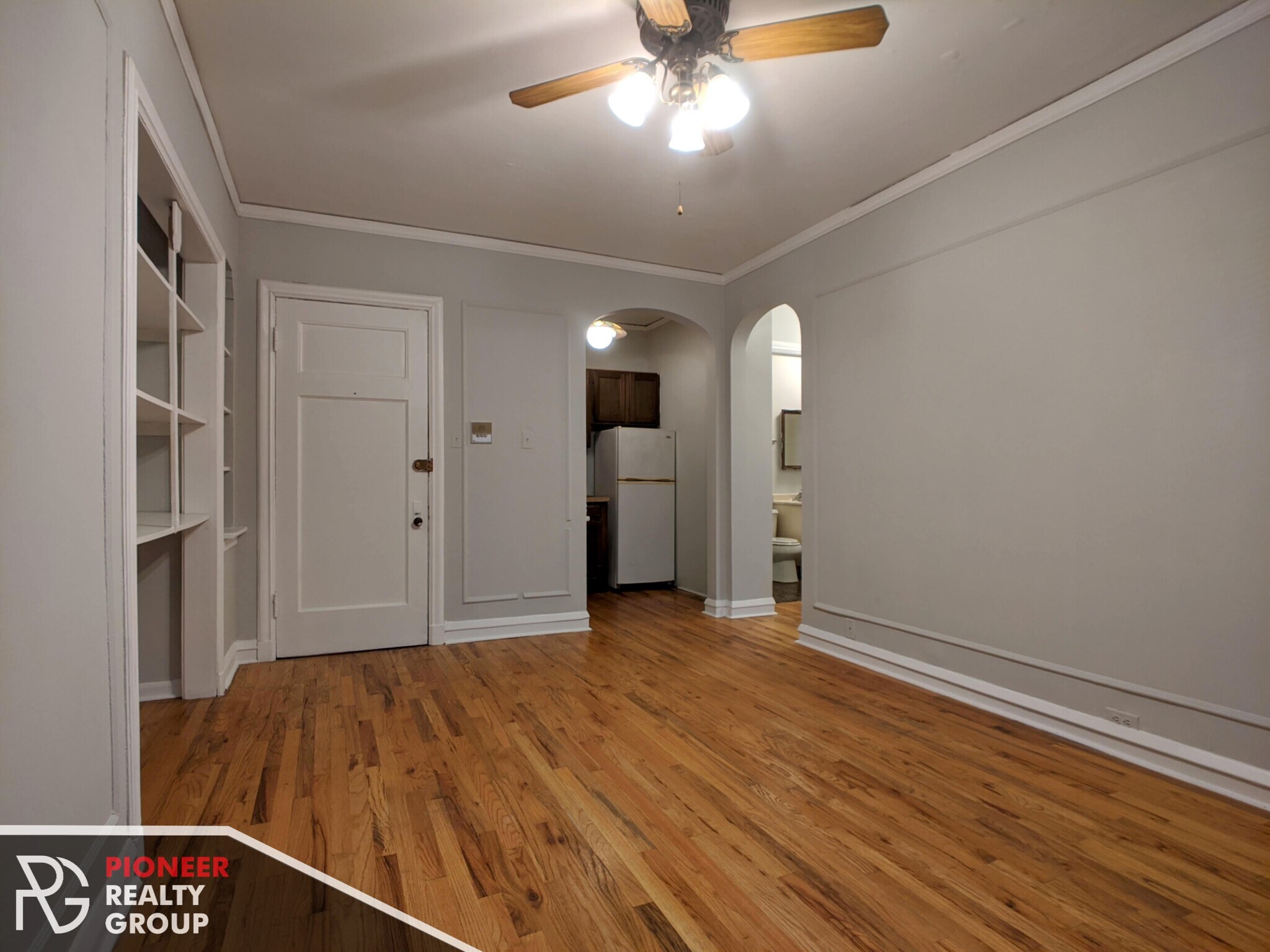 Building Photo - 837 W Wolfram St