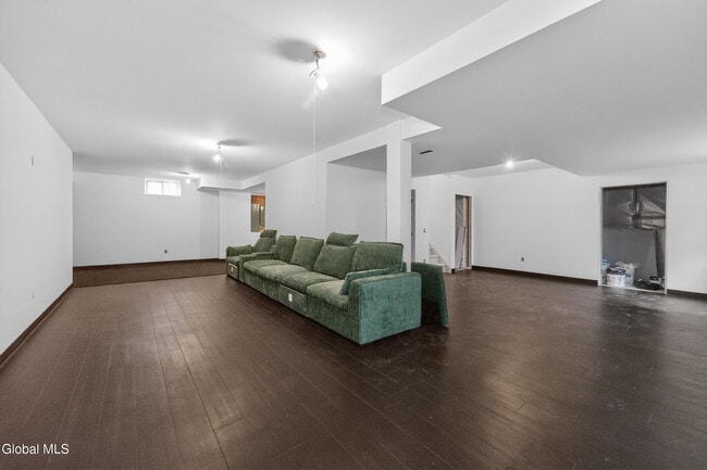 Building Photo - 622 Acland Blvd