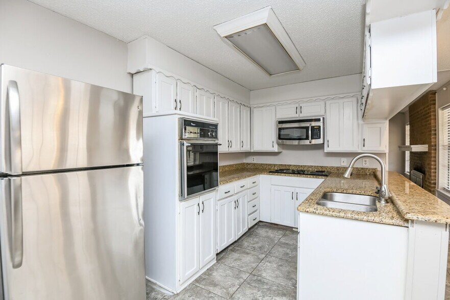 Building Photo - 7528 Beckwood Dr