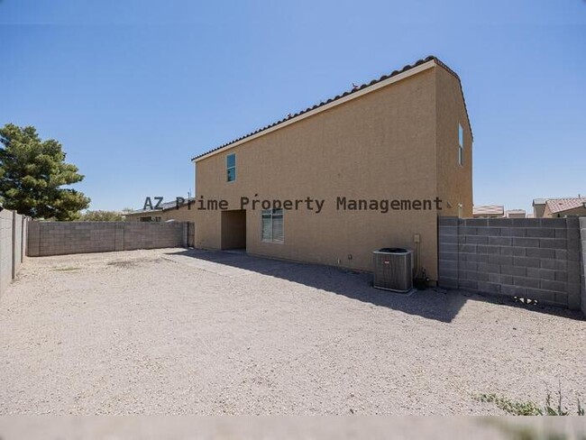 Building Photo - 804 W Mid Way St