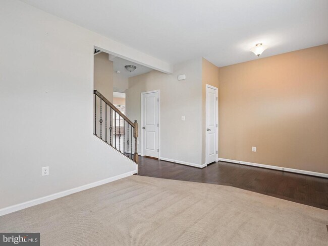 Building Photo - 23 Taylors Hl Wy
