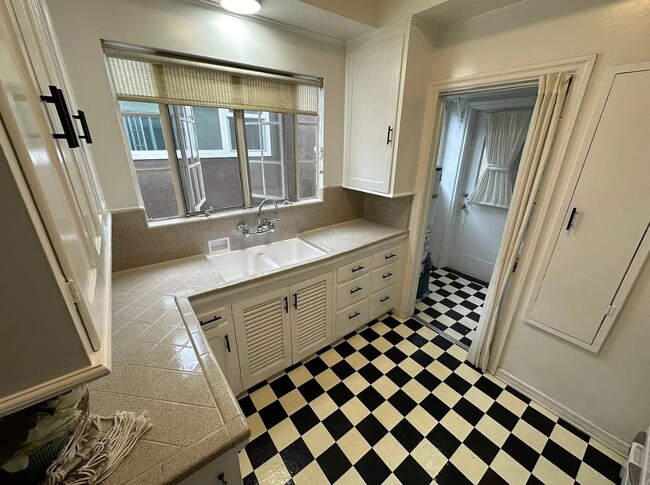 Building Photo - 9741 W Olympic Blvd