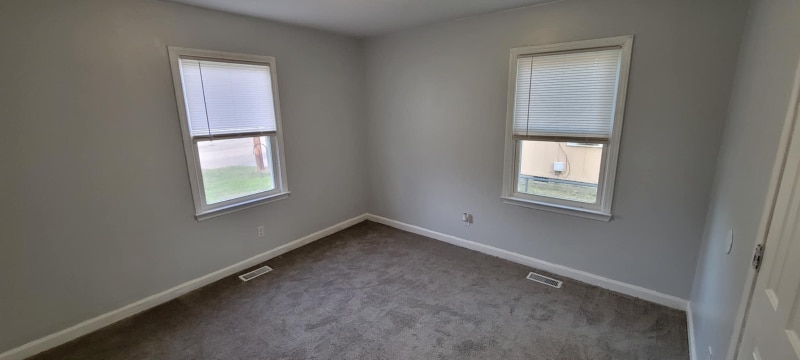 Building Photo - 321 Nelson St