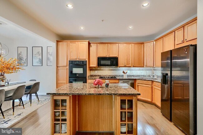 Building Photo - 1639 Whitehall Dr