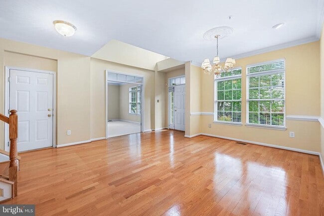 Building Photo - 530 Limerick Cir