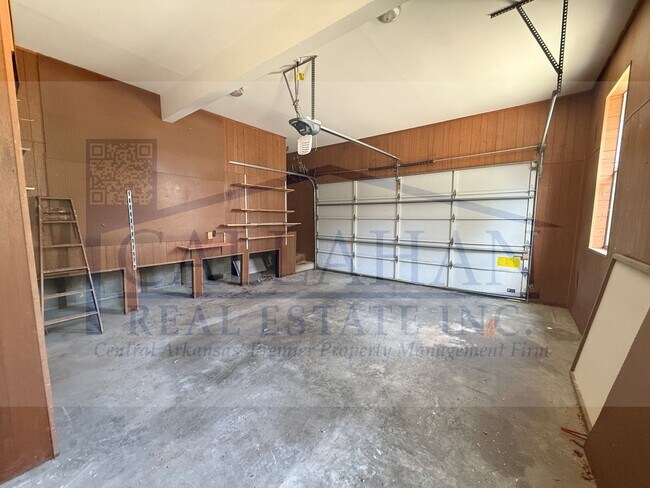 Building Photo - 5422 Hawthorne Rd