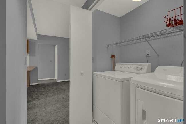 Building Photo - 1128 Windward Rd