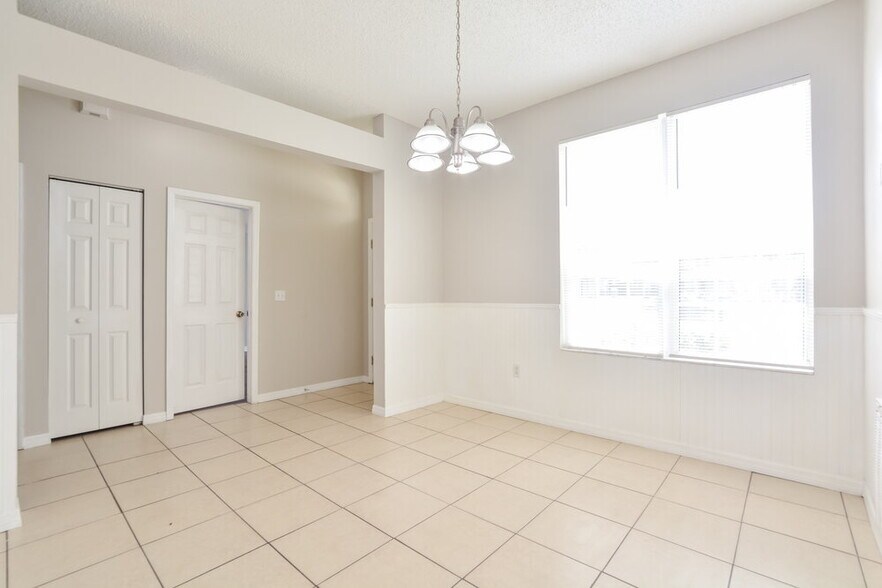 Building Photo - 1168 S Brickell Dr