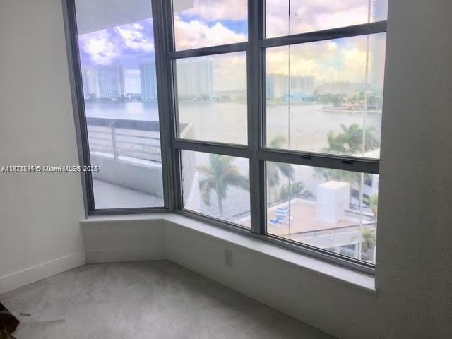 Building Photo - 3600 Mystic Pointe Dr