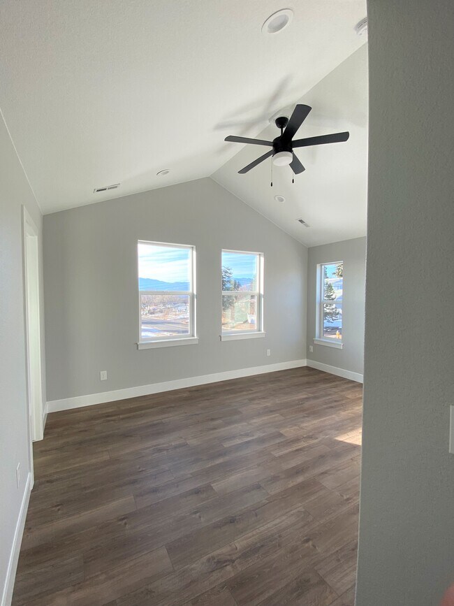 Primary Bedroom - 1130 Swope Ave