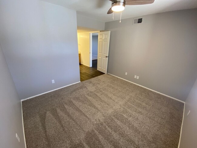 Building Photo - 2 bedroom 2 bath Condo near ASU
