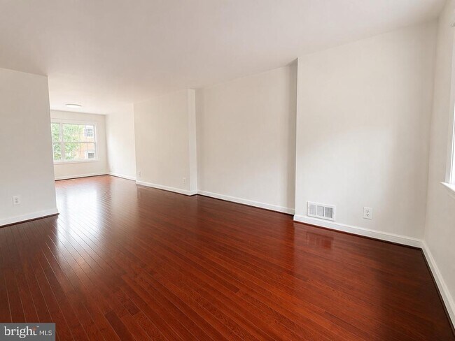 Building Photo - 14761 Ealing Ct