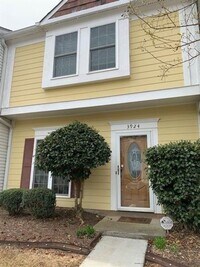 Building Photo - 2 Bed/2.5 Bath townhome - great Doraville ...