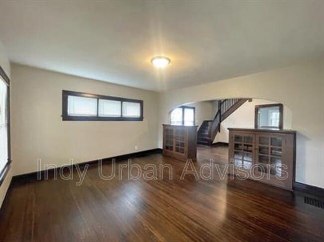 Building Photo - 916 E Tabor St