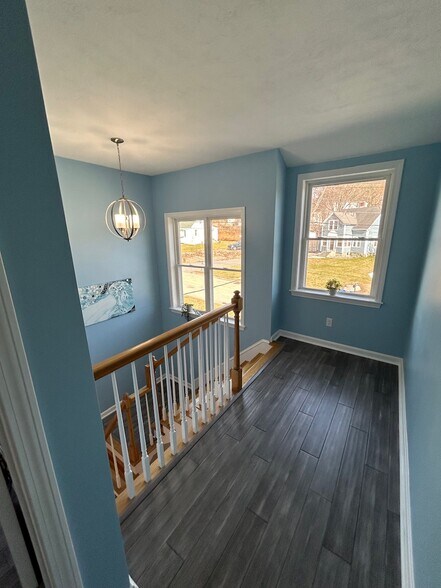 Building Photo - 676 Burncoat St