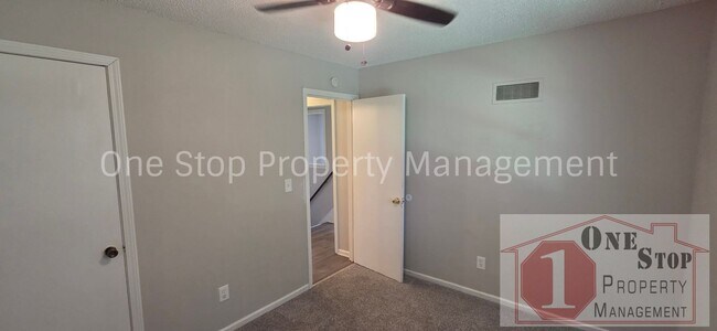 Building Photo - 16618 E 3 Terrace N
