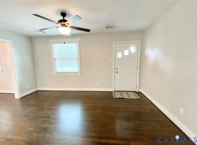 Building Photo - 26 Eastlake Dr