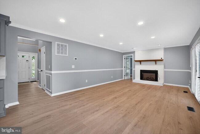 Building Photo - 6157 Ridgemont Dr