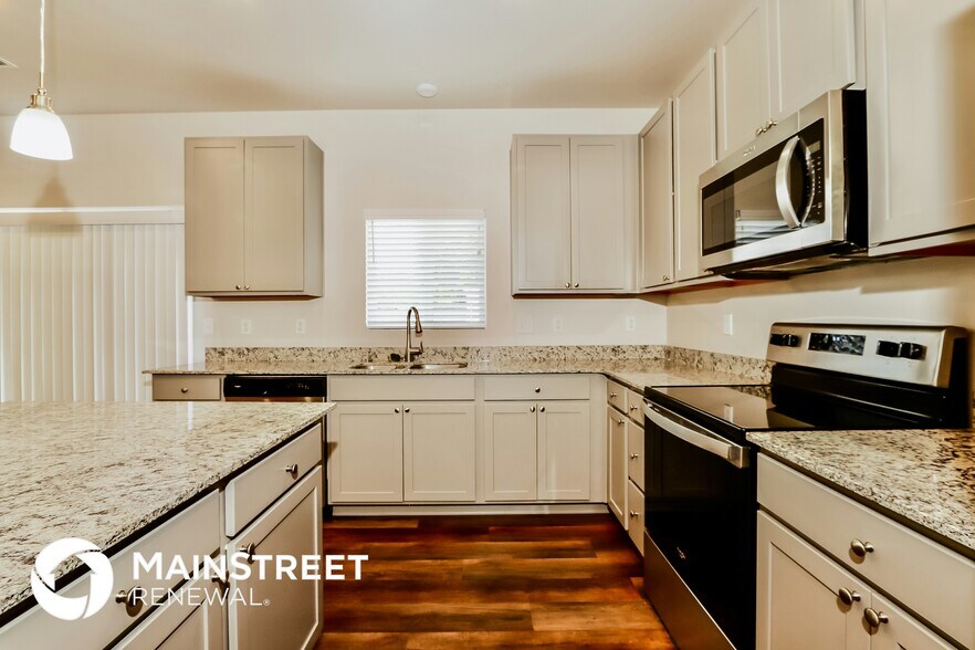 Building Photo - 443 Vildana Wy