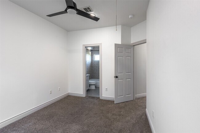 Building Photo - 3104 Hamilton St