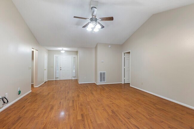 Building Photo - 207 N Dreamweaver Cir