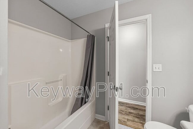 Building Photo - 110 Fox Haven Dr