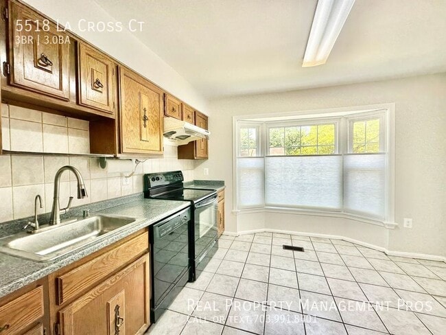 Building Photo - 5518 La Cross Ct