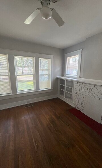 Building Photo - 1738 Damon St