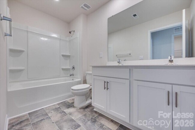 Building Photo - 587 King Clover Ln