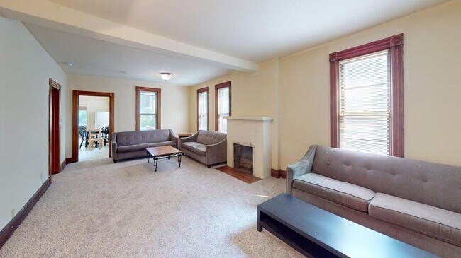 Building Photo - 319 Catherine St