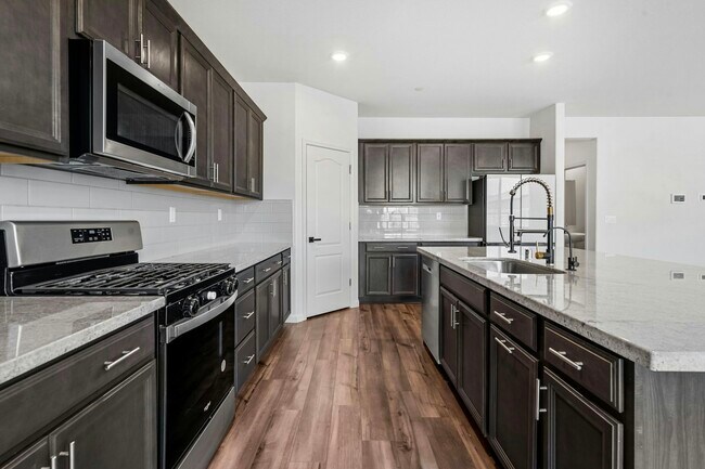 Building Photo - 1835 Shima Ave