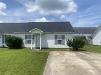 Building Photo - "Spacious 3-Bedroom Duplex with 2 Full Bat...