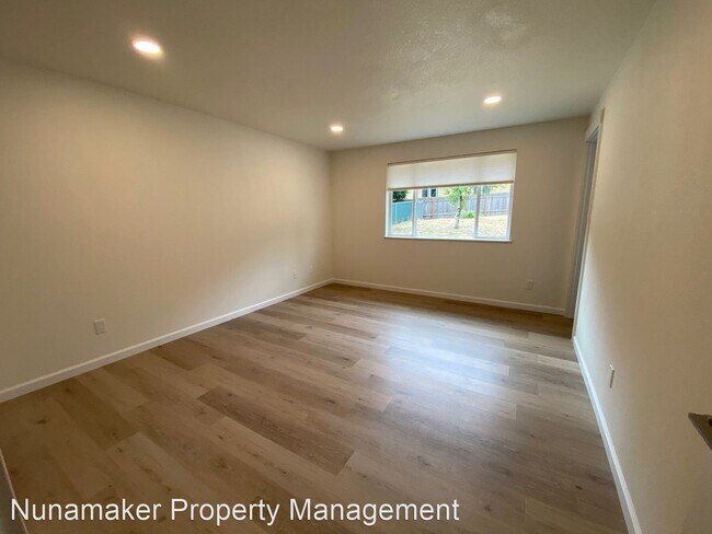 Building Photo - 3 br, 2 bath House - 822 Forest Ln