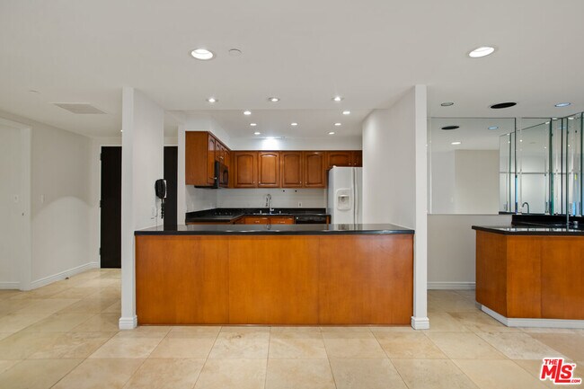Building Photo - 10445 Wilshire Blvd