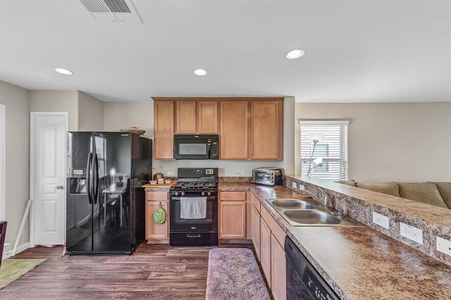 Building Photo - 1617 Perennial Ln