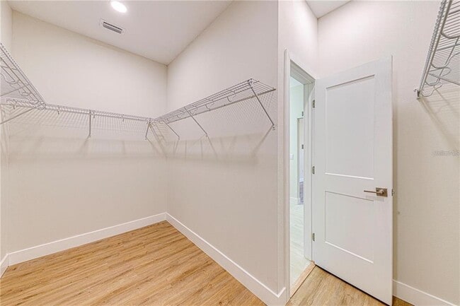 Building Photo - 247 N Pine Ave