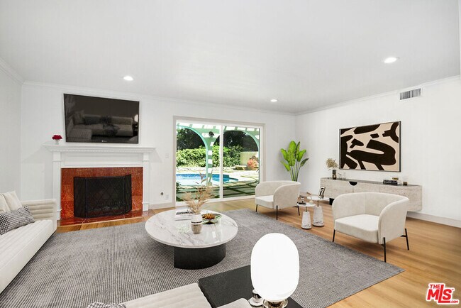 Building Photo - 5020 Dantes View Dr