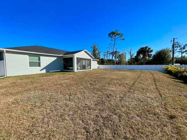 Building Photo - 6253 Magee St